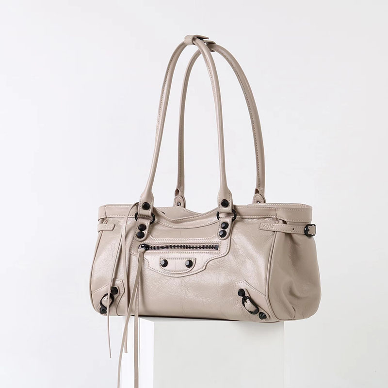 Women's Vintage Cracked Wax Leather Studded Shoulder Bag