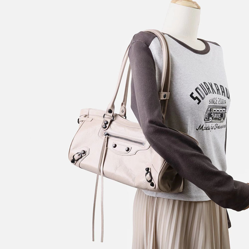 Women's Vintage Cracked Wax Leather Studded Shoulder Bag