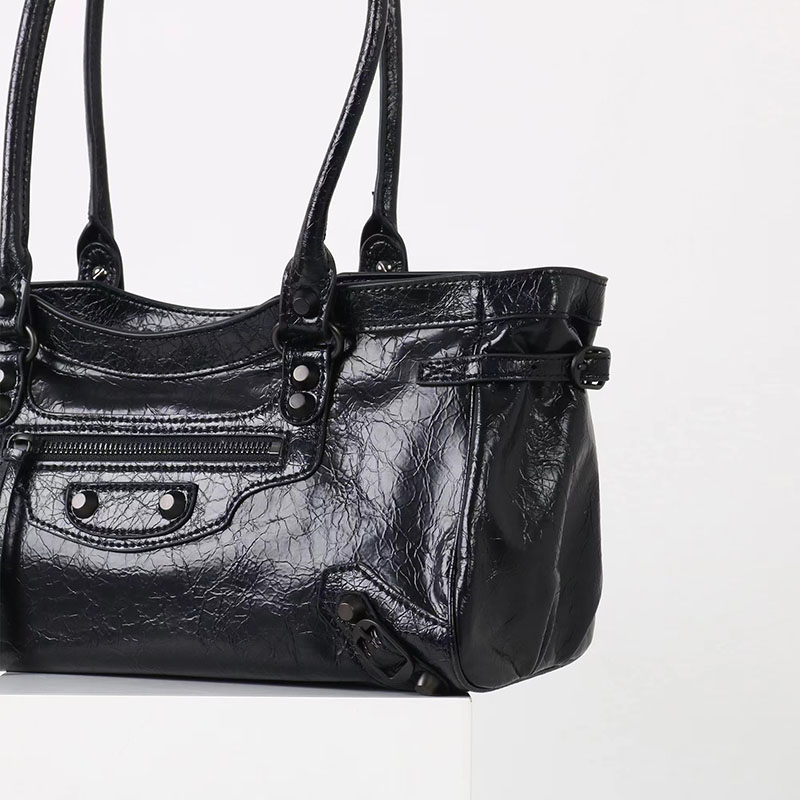 Women's Vintage Cracked Wax Leather Studded Shoulder Bag