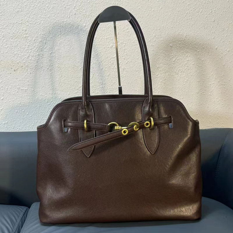 Women's Vintage Full-Grain Leather Shell-Shaped Tote Bag In Gold Hardware