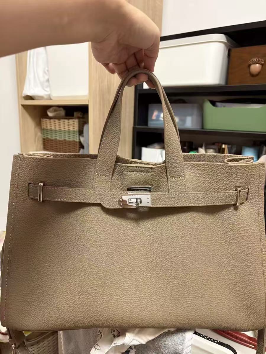 Women's Vintage Top Grain Leather Shoulder Tote Bag In Silver Hardware photo review