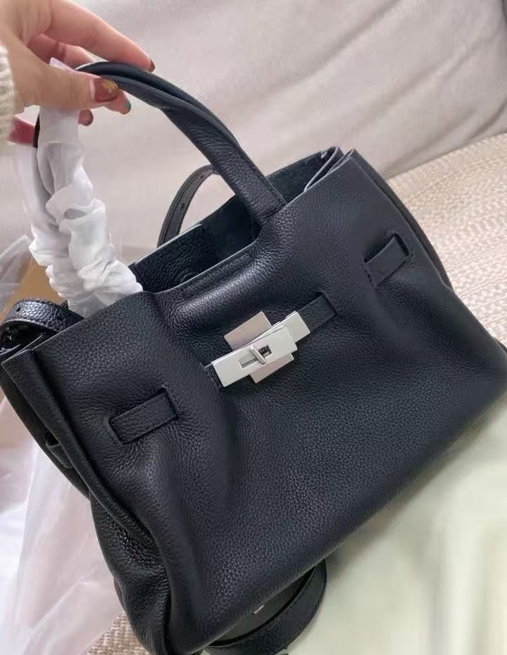 Women's Lychee Textured Top-Grain Leather Shoulder Crossbody Tote Handbag In Silver Hardware photo review