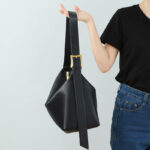 Sac hobo en cuir en forme d'oreiller avec fermeture à glissière pour femmes
