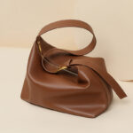 Sac hobo en cuir en forme d'oreiller avec fermeture à glissière pour femmes