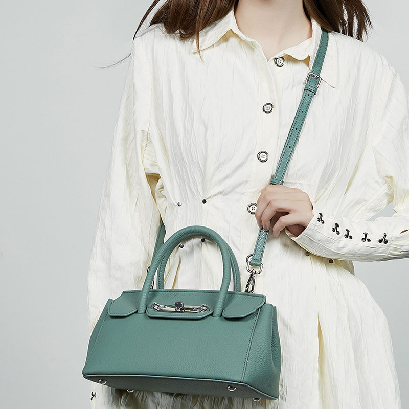 Sac à bandoulière en cuir pleine fleur pour femmes, à poignée supérieure en métal argenté