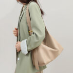 Sac hobo en cuir en forme d'oreiller avec fermeture à glissière pour femmes