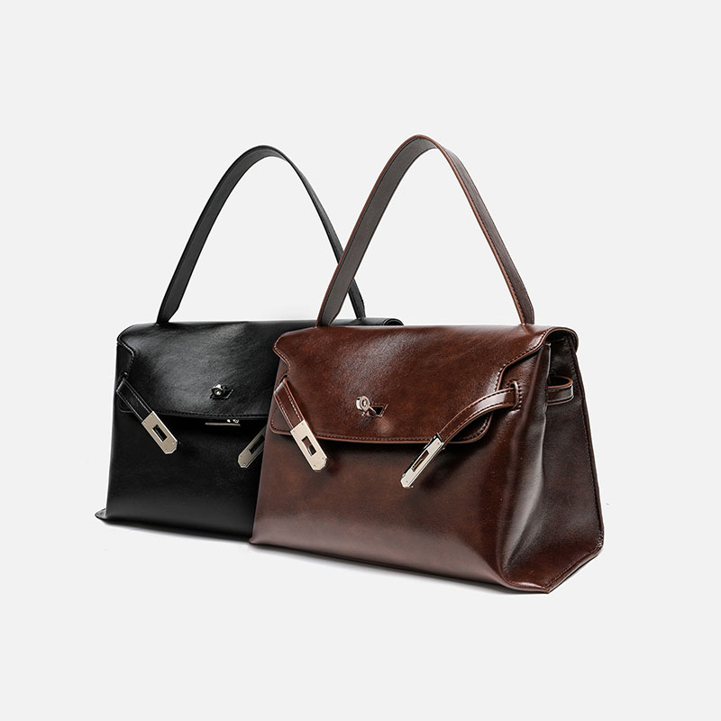 Women's Minimalist Cowhide Leather Flap Shoulder Handbag In Silver Hardware