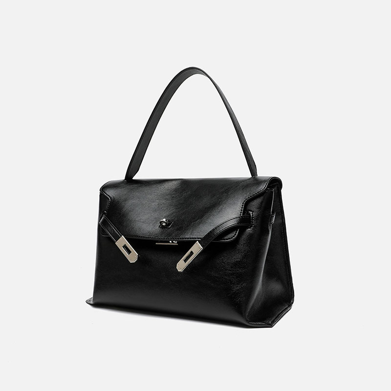 Women's Minimalist Cowhide Leather Flap Shoulder Handbag In Silver Hardware