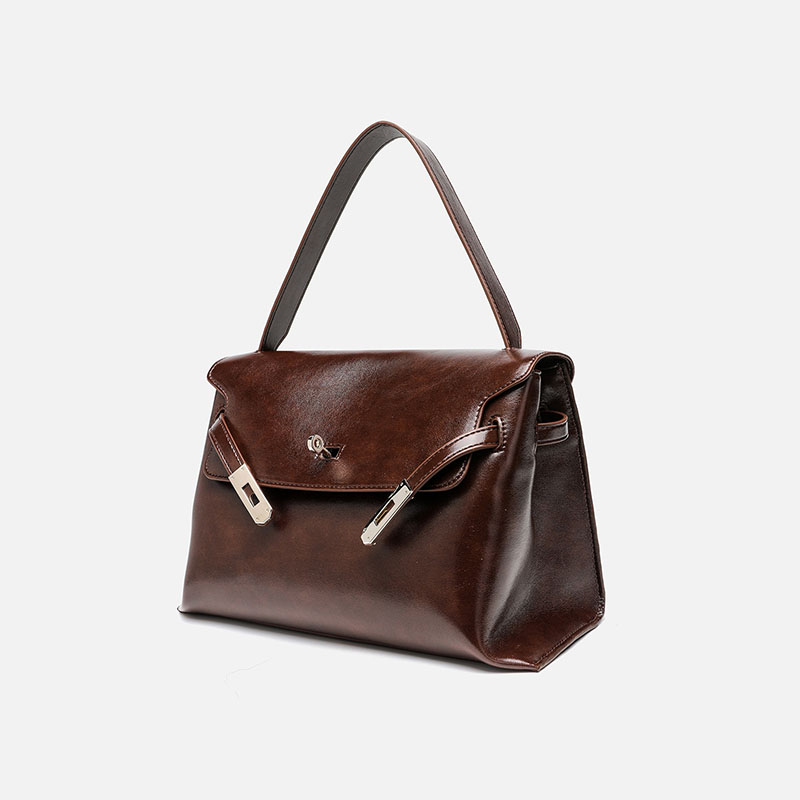 Women's Minimalist Cowhide Leather Flap Shoulder Handbag In Silver Hardware
