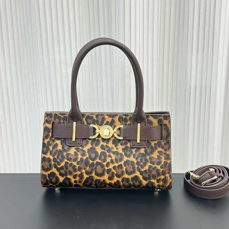 Women's Minimalist Leopard Print Villus Top-Grain Leather Shoulder Strap Tote Bag In Gold Hardware