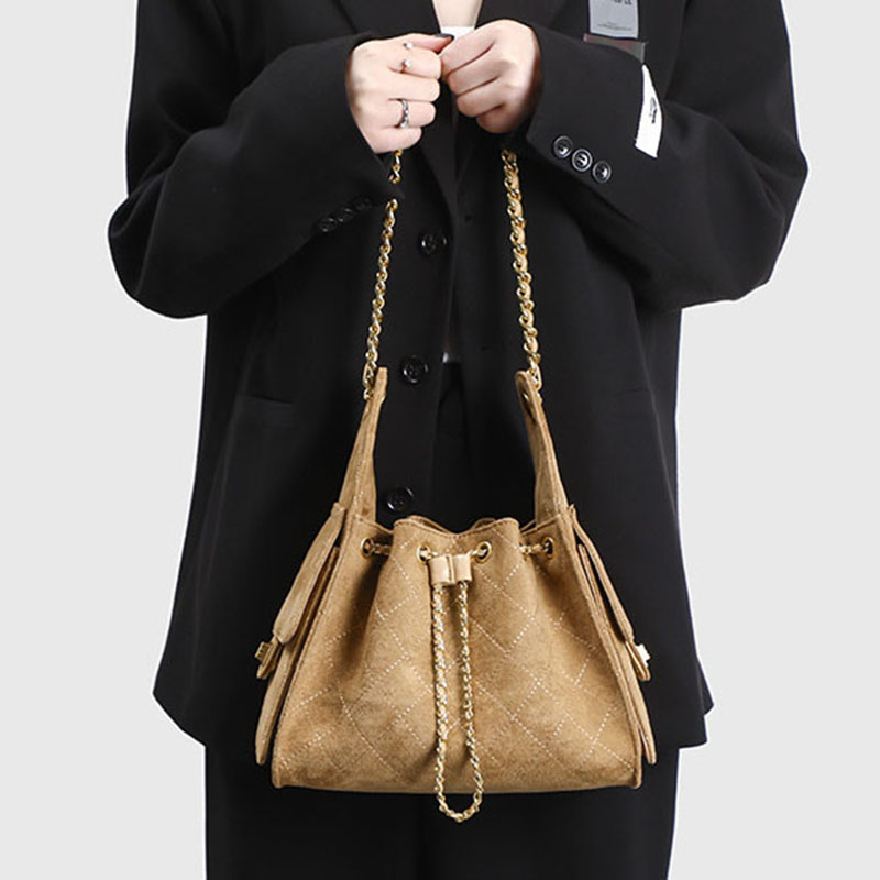 Women's Quilted Suede Chain Shoulder Hobo Bag In Gold Hardware