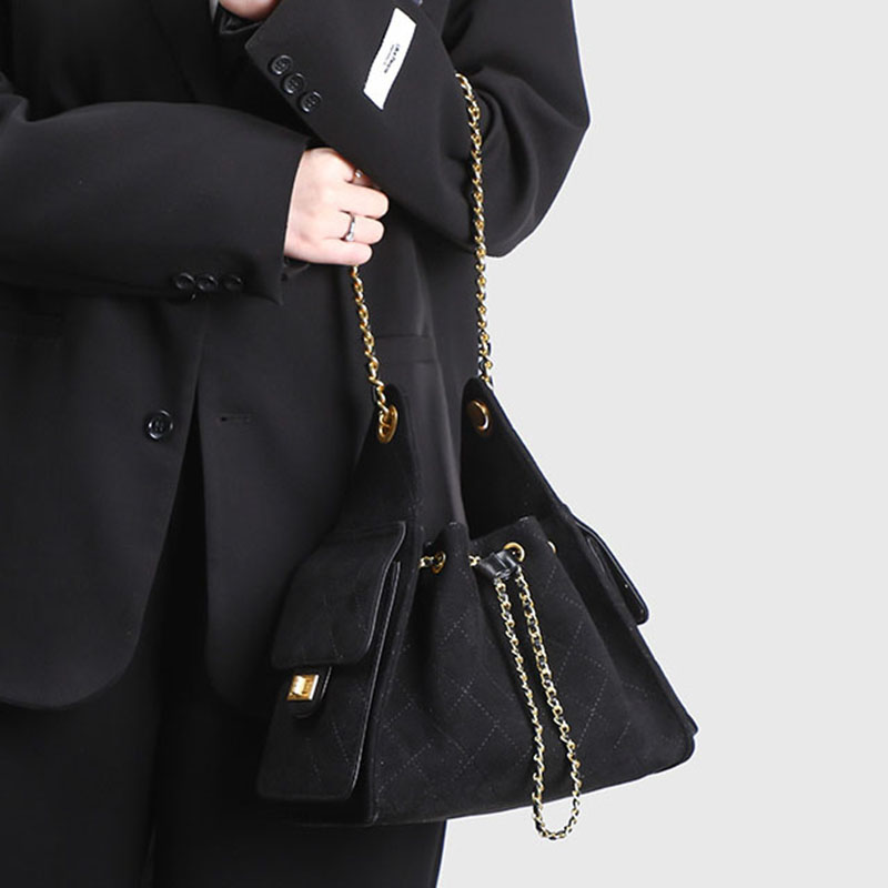 Women's Quilted Suede Chain Shoulder Hobo Bag In Gold Hardware