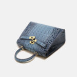 Sac à main vintage à bandoulière en cuir fendu gaufré au crocodile et à la quincaillerie dorée pour femmes