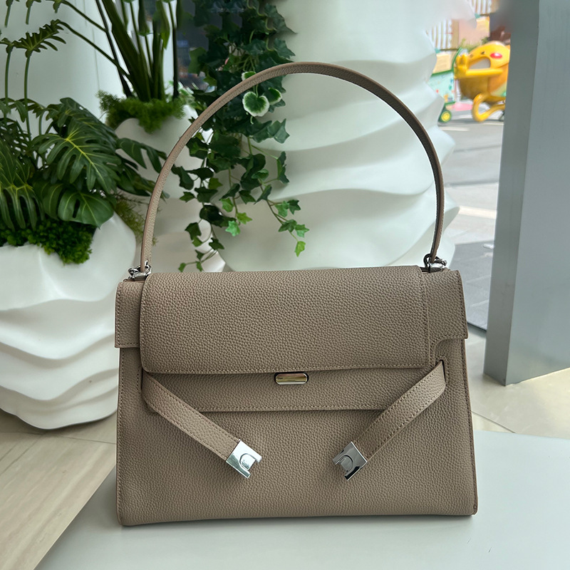 Women's Vintage Genuine Leather Shoulder Handbag In Gold Hardware