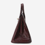 Sac à main en cuir pleine fleur embossé au crocodile, quincaillerie dorée, pour femme