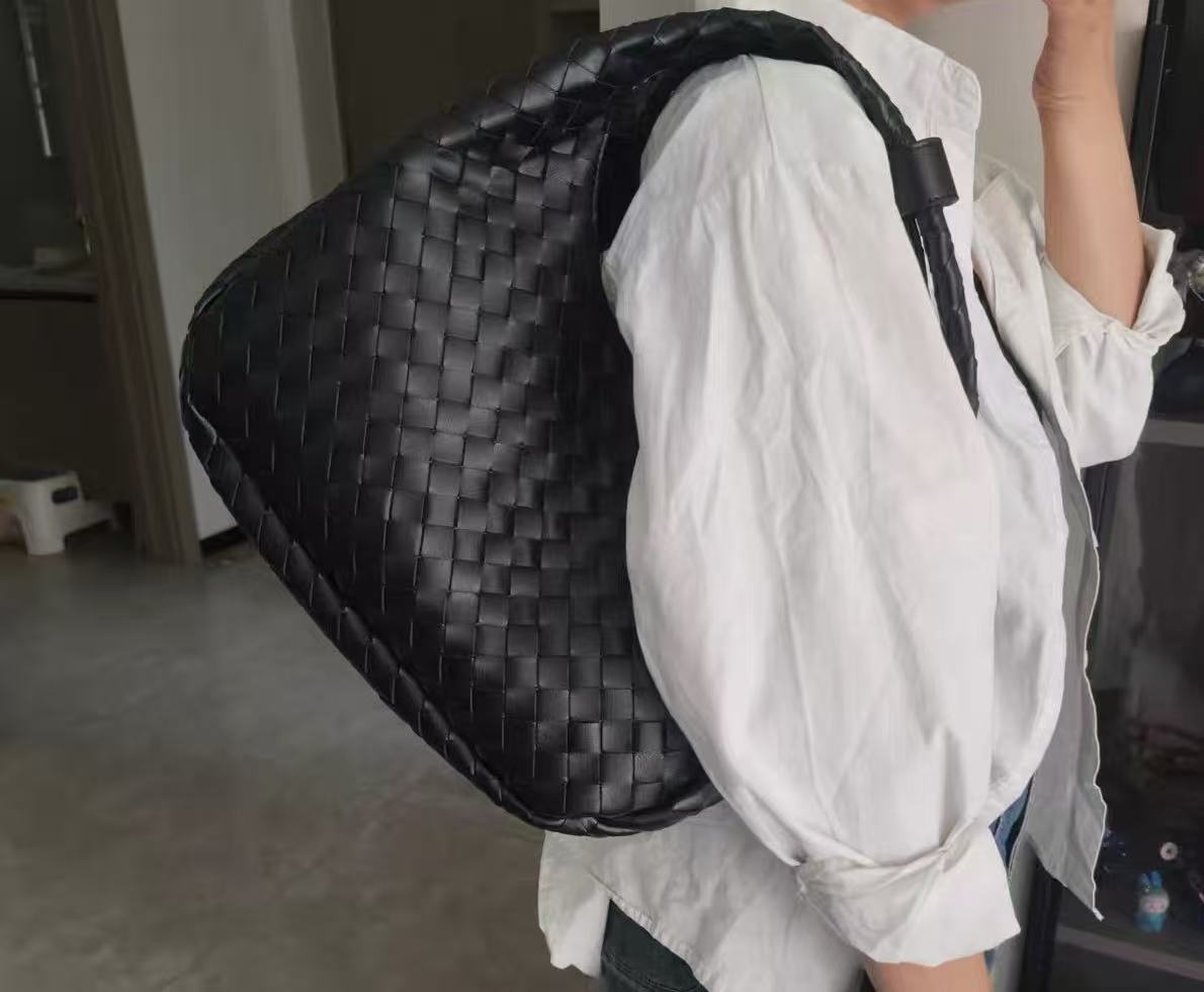 Women's Vintage Woven Spilt Leather Hobo Bag photo review