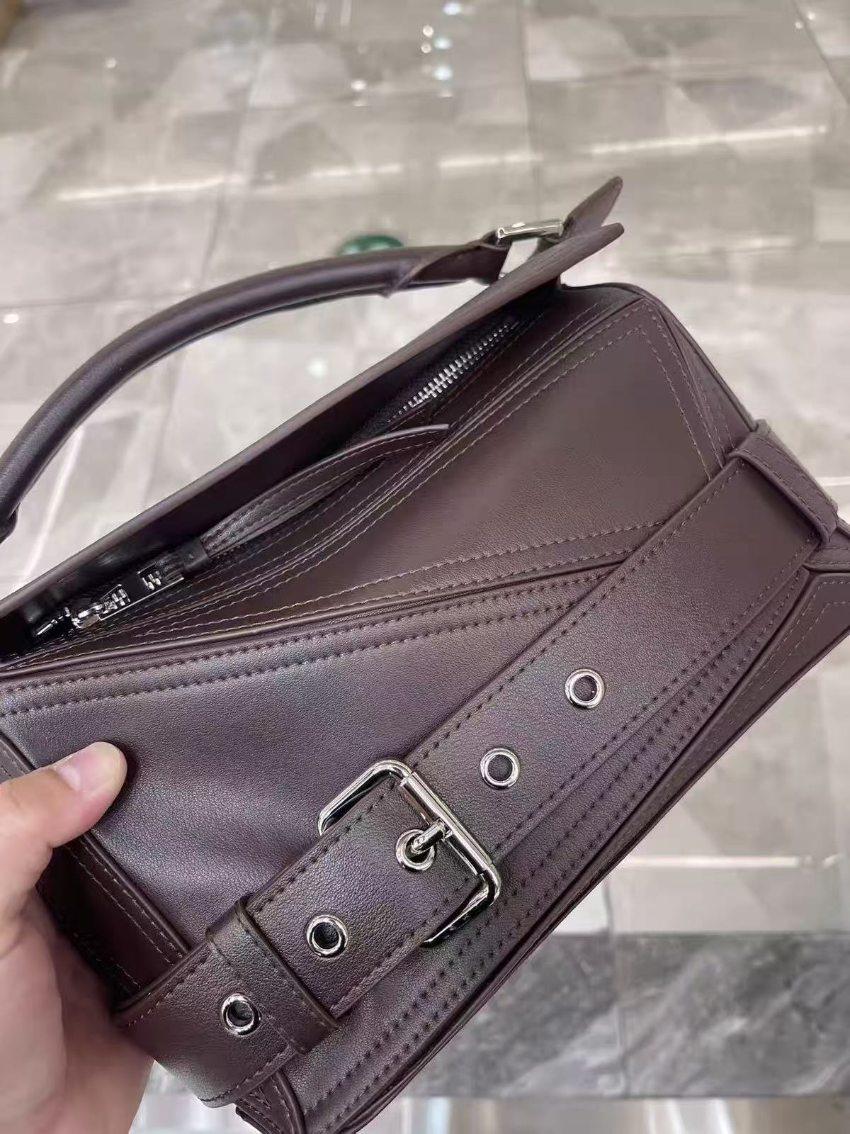 Women's Vintage Full-Grain Leather Geometric Patchwork Buckle Shoulder Strap Handbag photo review
