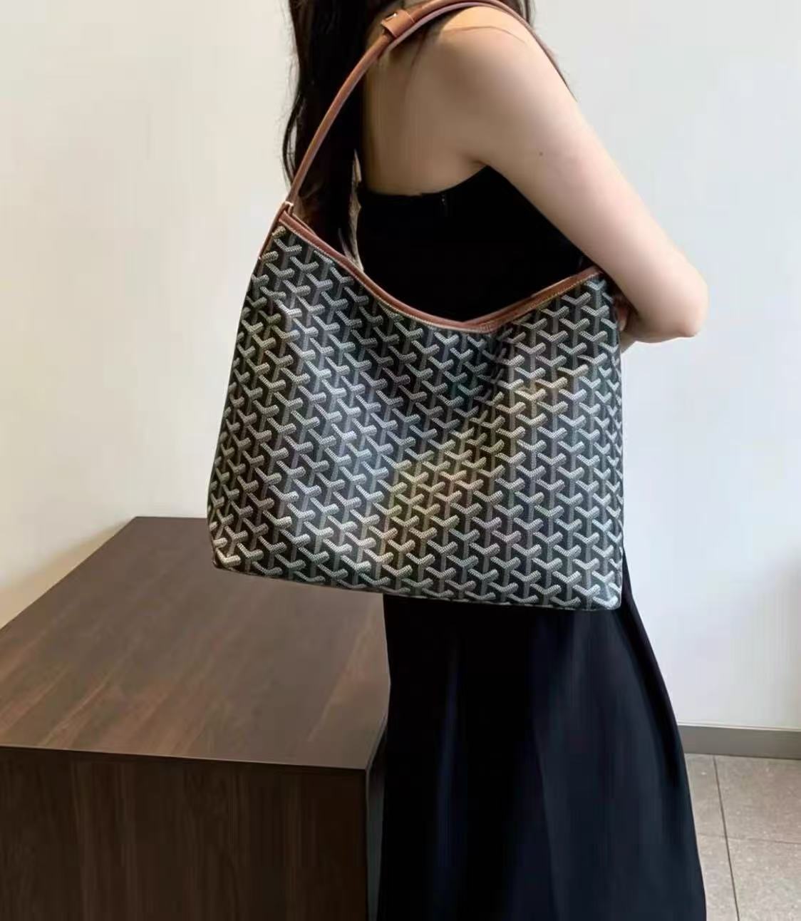 Women’s Leather PVC Printed Canvas Hobo Shoulder Bag photo review
