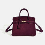 Minimalistische Damen-Tasche aus vollnarbigem Wildleder mit goldener Hardware