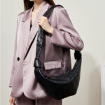 Women's Lambskin Dumpling-Shaped Zipper Crossbody Shoulder Bags