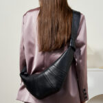 Women's Lambskin Dumpling-Shaped Zipper Crossbody Shoulder Bags