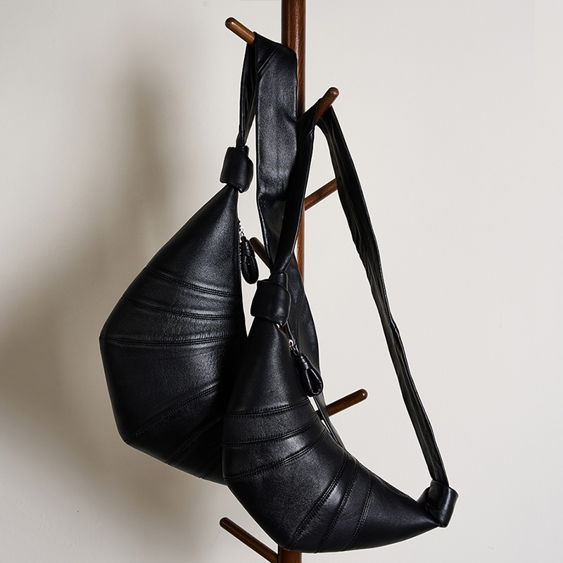 Women's Lambskin Dumpling-Shaped Zipper Crossbody Shoulder Bags