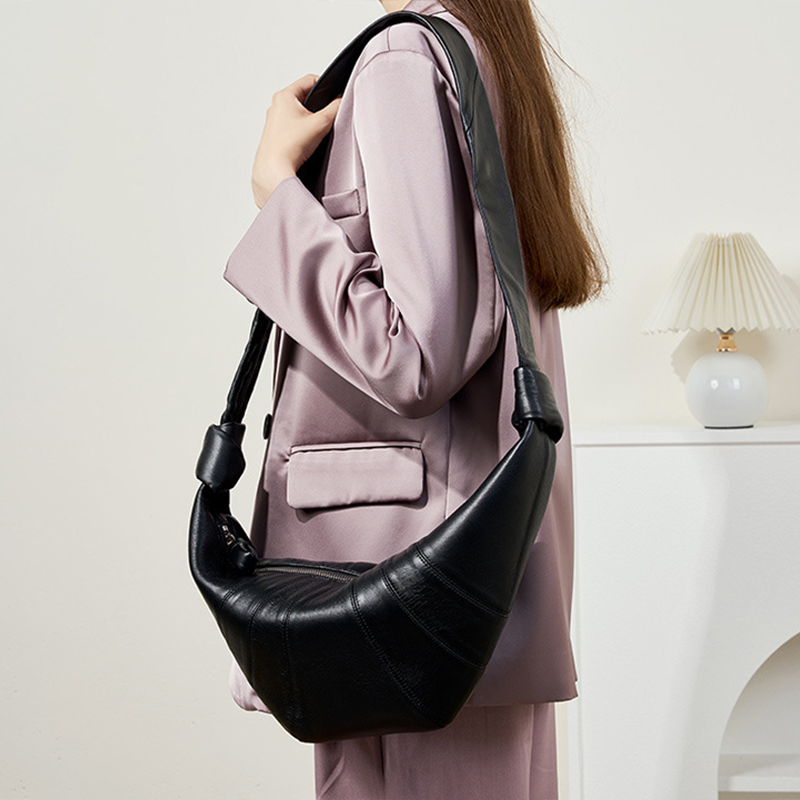 Women's Lambskin Dumpling-Shaped Zipper Crossbody Shoulder Bags