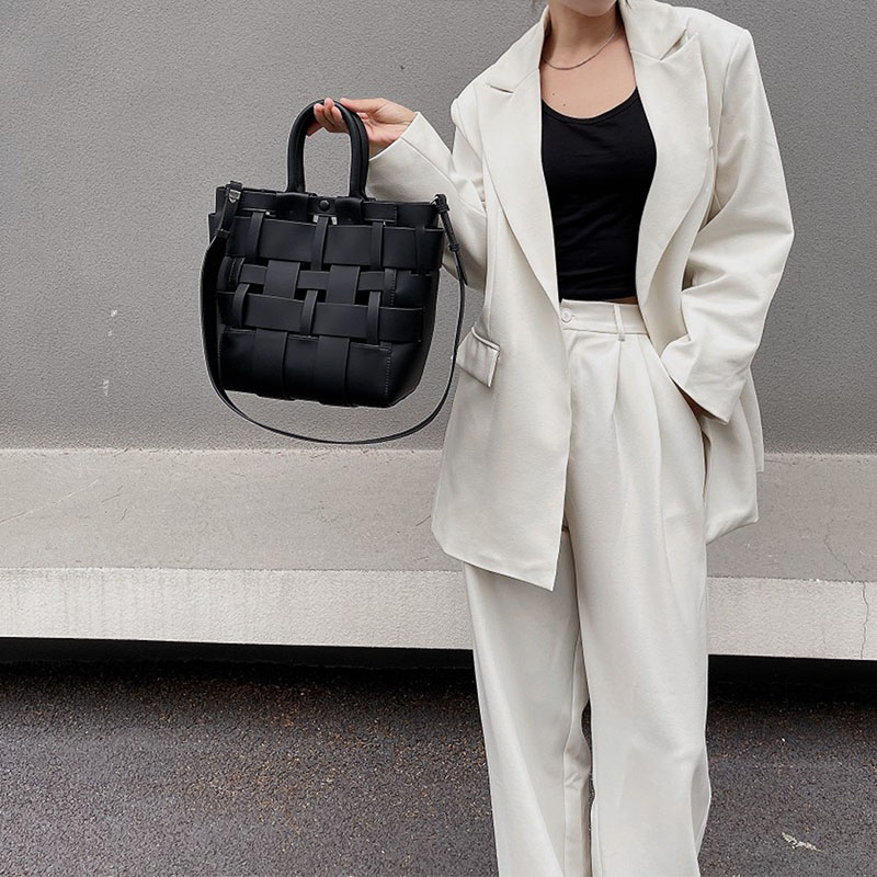 Damen Minimalistisch Geflochtenes Gespaltenes Leder Hohle Crossbody Schulterriemen Tote Handtasche