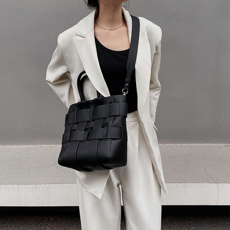 Damen Minimalistisch Geflochtenes Gespaltenes Leder Hohle Crossbody Schulterriemen Tote Handtasche