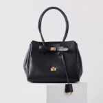 Women's Vintage Cowhide Leather Shoulder Tote Bag With Lock Closure