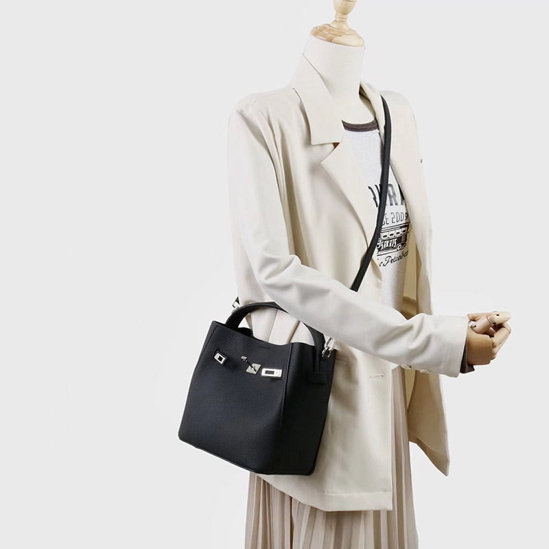 Women's Vintage Full-Grain Leather Crossbody Shoulder Bucket Handbag In Silver Hardware