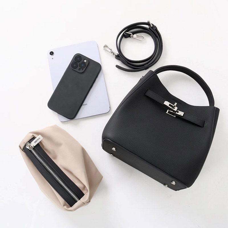 Women's Vintage Full-Grain Leather Crossbody Shoulder Bucket Handbag In Silver Hardware