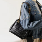 Sac à dos vintage en cuir véritable, à bandoulière et à chaîne, pour les femmes