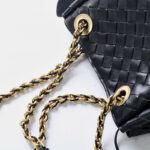 Sac à dos vintage en cuir véritable, à bandoulière et à chaîne, pour les femmes