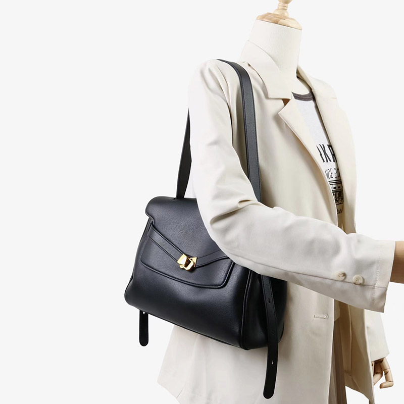 Women's Vintage Leather Shoulder Satchel Bag In Gold Hardware