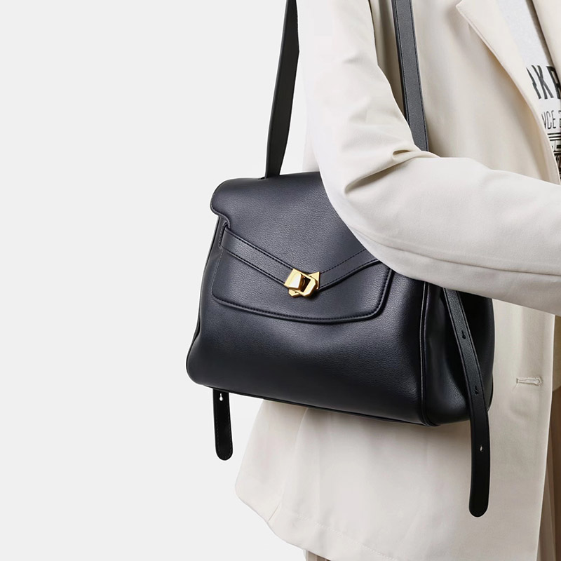 Women's Vintage Leather Shoulder Satchel Bag In Gold Hardware