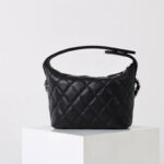 Damen Vintage gesteppt Top-Grain Leder Kette Crossbody Umhängetasche In Silber Hardware