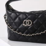 Damen Vintage gesteppt Top-Grain Leder Kette Crossbody Umhängetasche In Silber Hardware