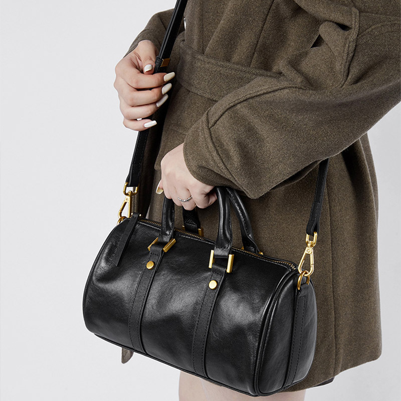 Women's Vintage Top-Grain Leather Pillow-Shaped Zipper Crossbody Shoulder Handbag In Gold Hardware