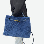 Femmes Vintage Lambswool Plush Metal Bow Shoulder Crossbody Handbag