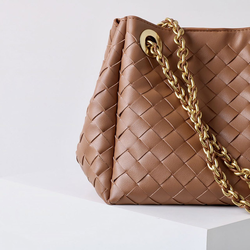 Sac à dos vintage en cuir véritable, à bandoulière et à chaîne, pour les femmes