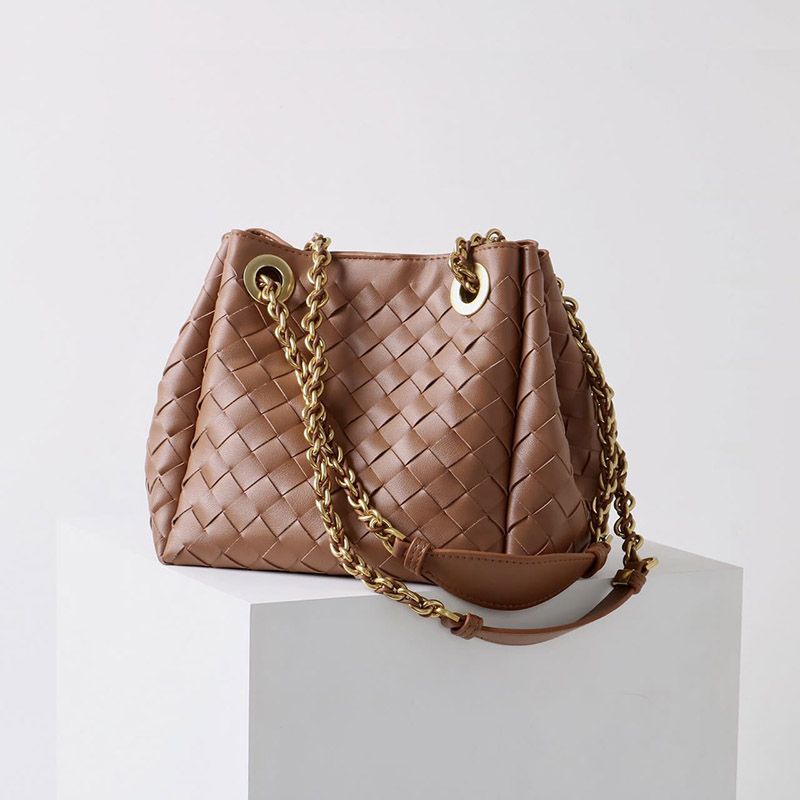 Sac à dos vintage en cuir véritable, à bandoulière et à chaîne, pour les femmes