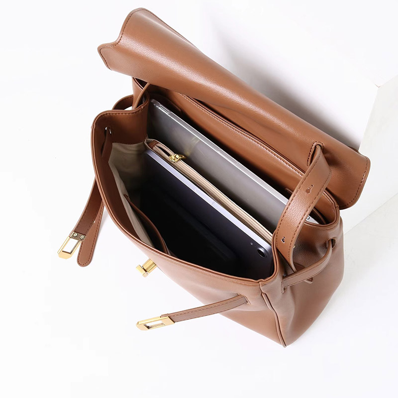 Women's Vintage Leather Shoulder Satchel Bag In Gold Hardware