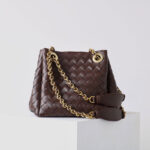 Sac à dos vintage en cuir véritable, à bandoulière et à chaîne, pour les femmes