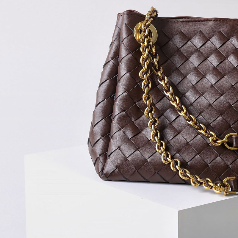 Sac à dos vintage en cuir véritable, à bandoulière et à chaîne, pour les femmes