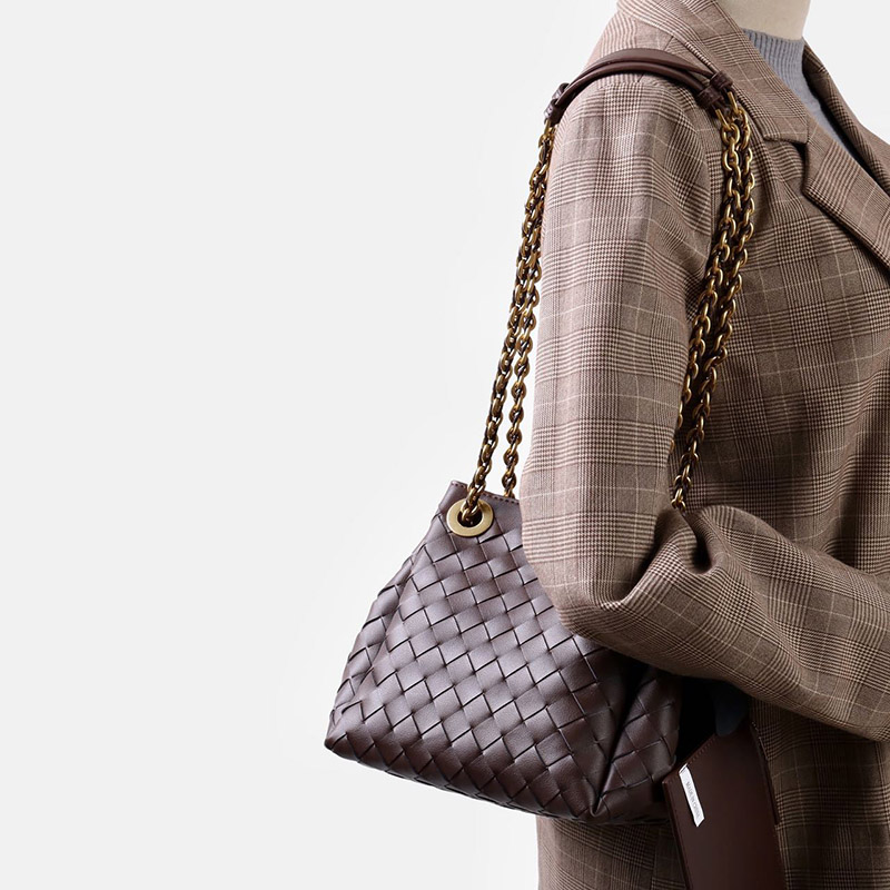 Sac à dos vintage en cuir véritable, à bandoulière et à chaîne, pour les femmes