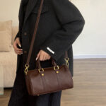 Women's Vintage Top-Grain Leather Pillow-Shaped Zipper Crossbody Shoulder Handbag In Gold Hardware