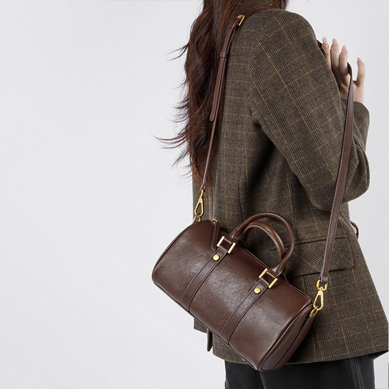 Women's Vintage Top-Grain Leather Pillow-Shaped Zipper Crossbody Shoulder Handbag In Gold Hardware