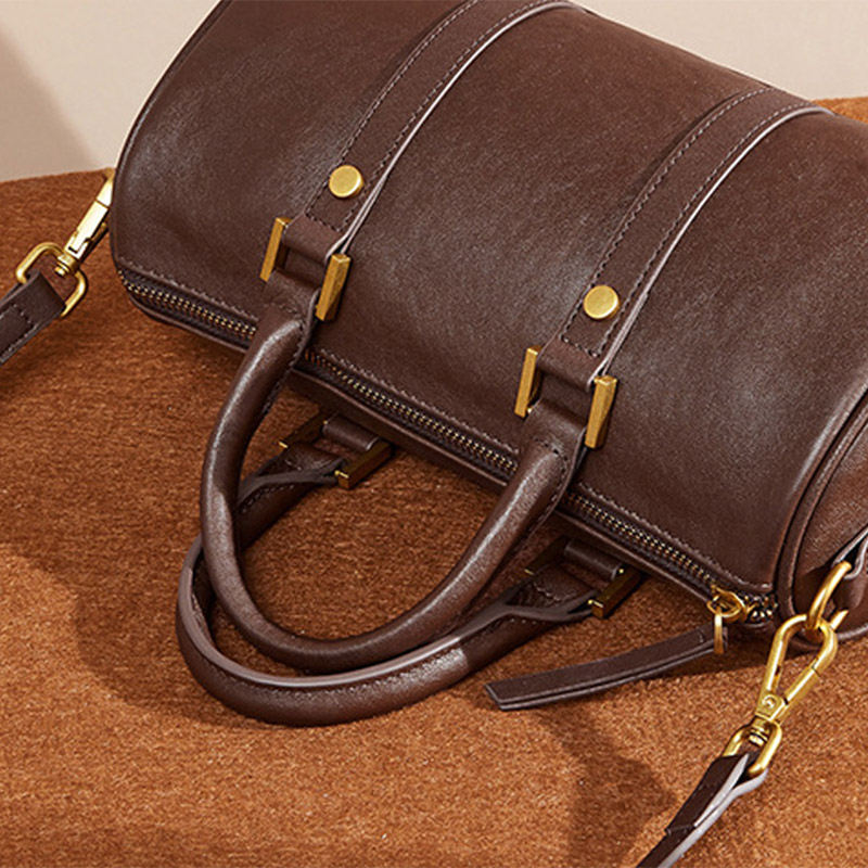 Women's Vintage Top-Grain Leather Pillow-Shaped Zipper Crossbody Shoulder Handbag In Gold Hardware