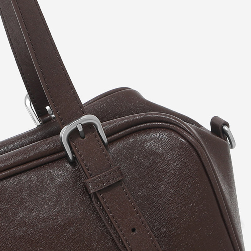 Sac à bandoulière en cuir de vache pour femmes avec boucle de Boston